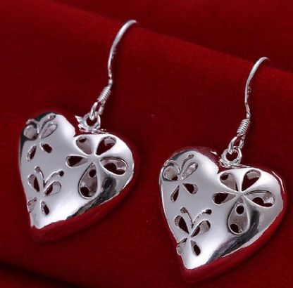 silver heart earrings 6-30